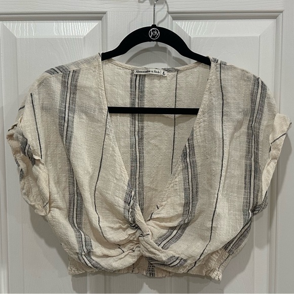 Abercrombie & Fitch Cream and Black Striped Crop Top - Picture 13 of 13
